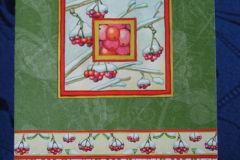 Zmarznięta gałąź jarzębiny z śnieżną pierzynką ;)